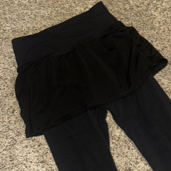 Athleta 2 in 1 Capri 7/8 length - Picture 5 of 6